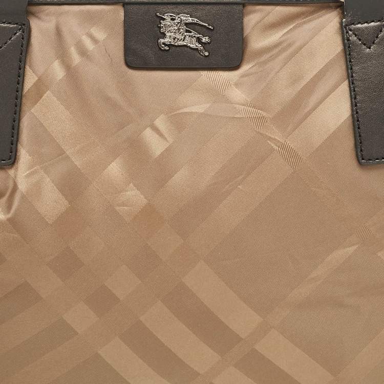 Pre Owned Burberry Khaki/Black Nova Check Nylon and Leather Buckleigh Tote