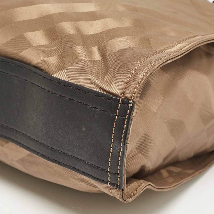 Pre Owned Burberry Khaki/Black Nova Check Nylon and Leather Buckleigh Tote