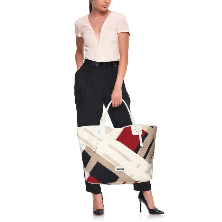 Pre Owned Burberry Multicolor Canvas and Leather Shopper Tote