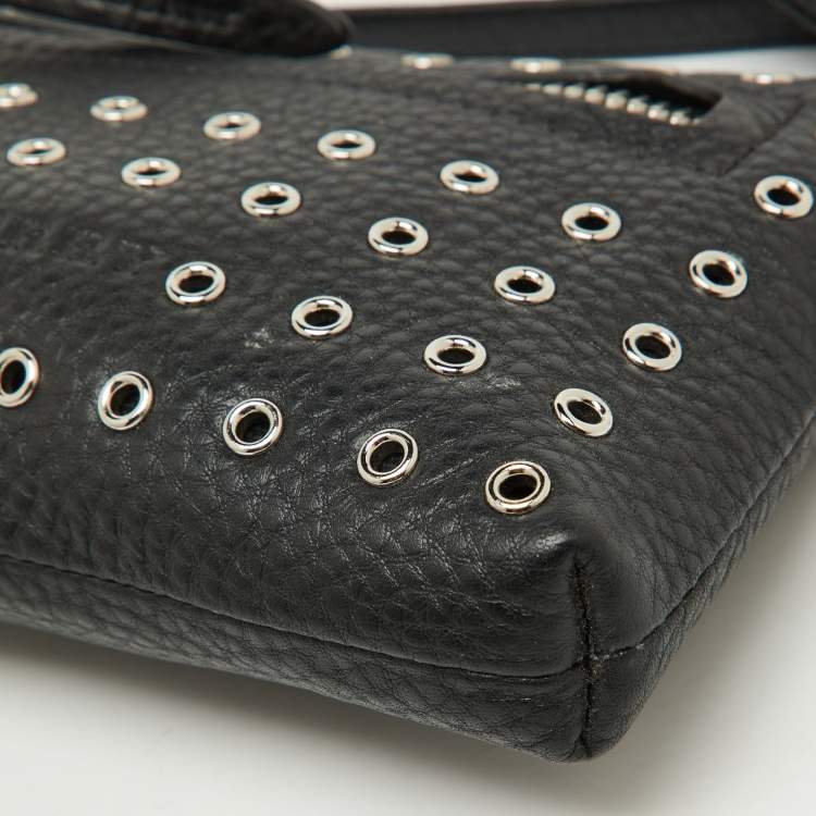 Pre Owned Burberry Black Leather Eyelet Crossbody Bag