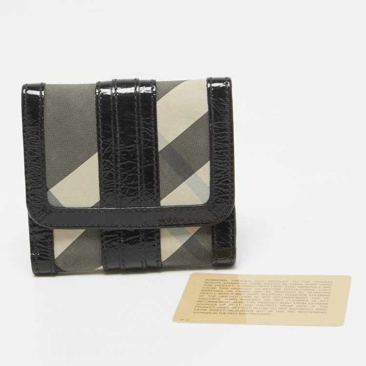Pre Owned Burberry Smoke Beat Check Nylon and Patent Leather French Wallet