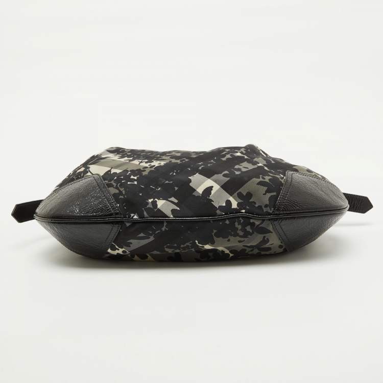 Pre Owned Burberry Black Patent Leather and Floral Beat Check Nylon Foley Hobo