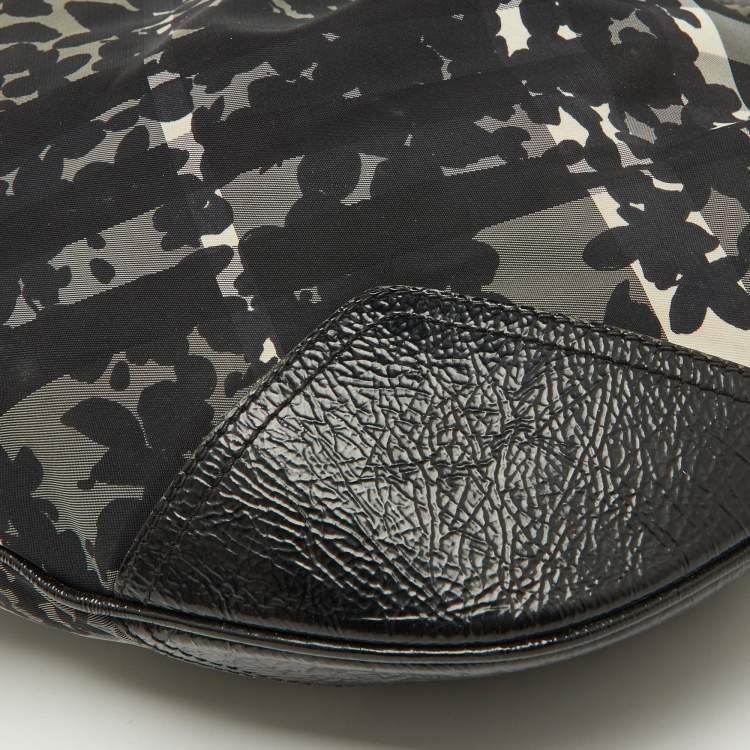 Pre Owned Burberry Black Patent Leather and Floral Beat Check Nylon Foley Hobo