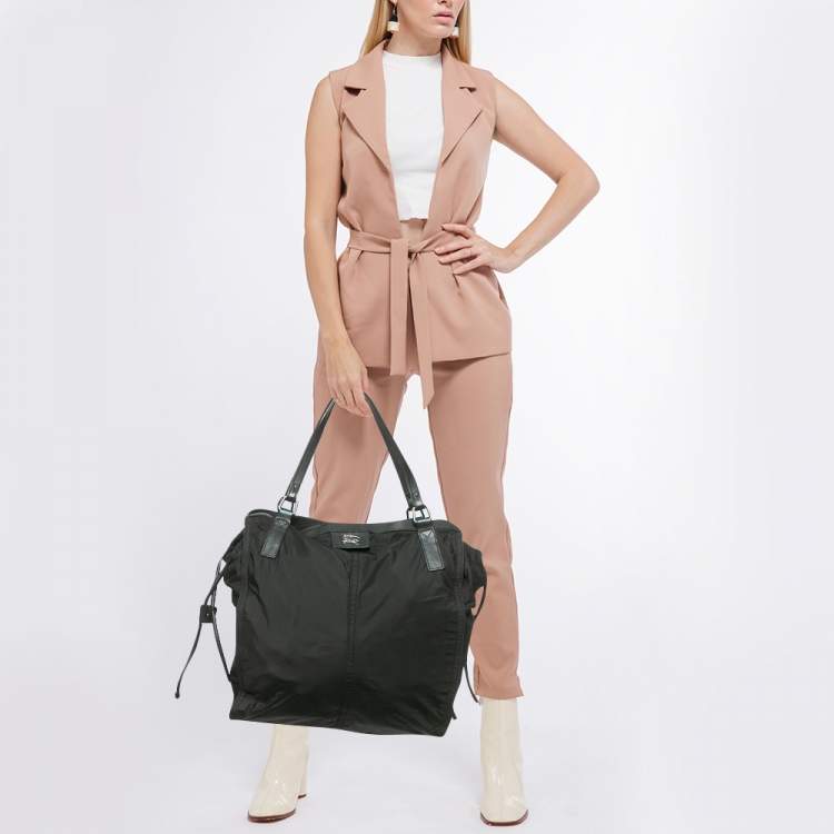 Pre Owned Burberry Black Nylon and Leather Buckleigh Tote