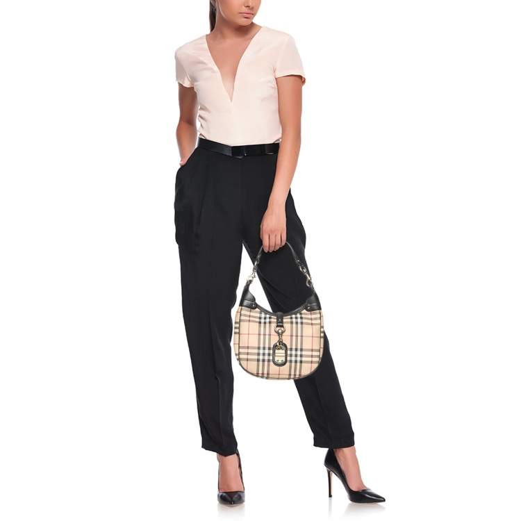 Pre Owned Burberry Beige/Black Leather and House Check PVC Hobo