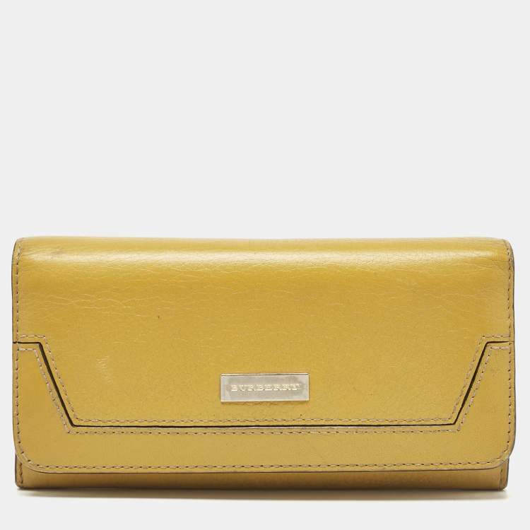 Pre Owned Burberry Yellow Leather Continental Wallet