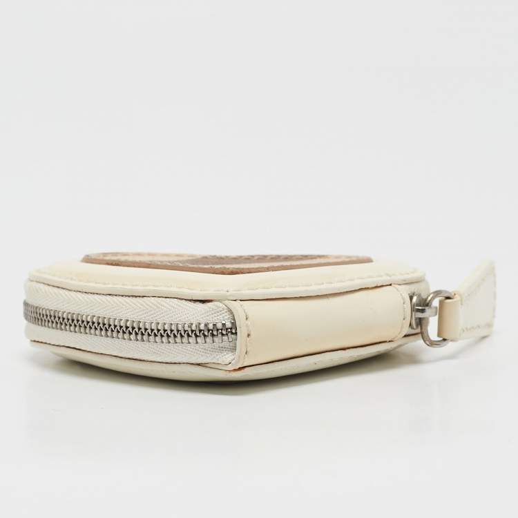Pre Owned Burberry White Patent Leather and Nova Check Coated Canvas Heart Coin Purse