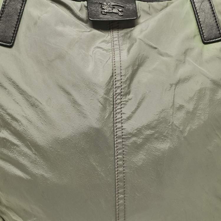 Pre Owned Burberry Green Nylon and Leather Buckleigh Tote