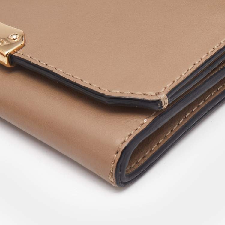 Pre Owned Burberry Beige Leather Flap Compact Wallet