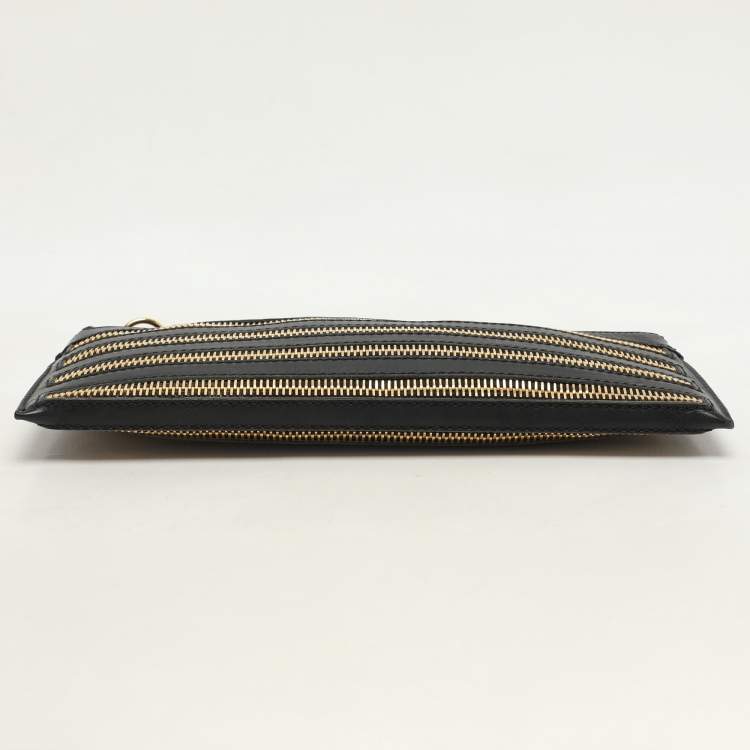 Pre Owned Burberry Black Leather Zip Detail Wristlet Clutch