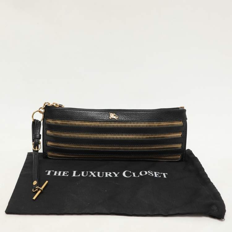 Pre Owned Burberry Black Leather Zip Detail Wristlet Clutch