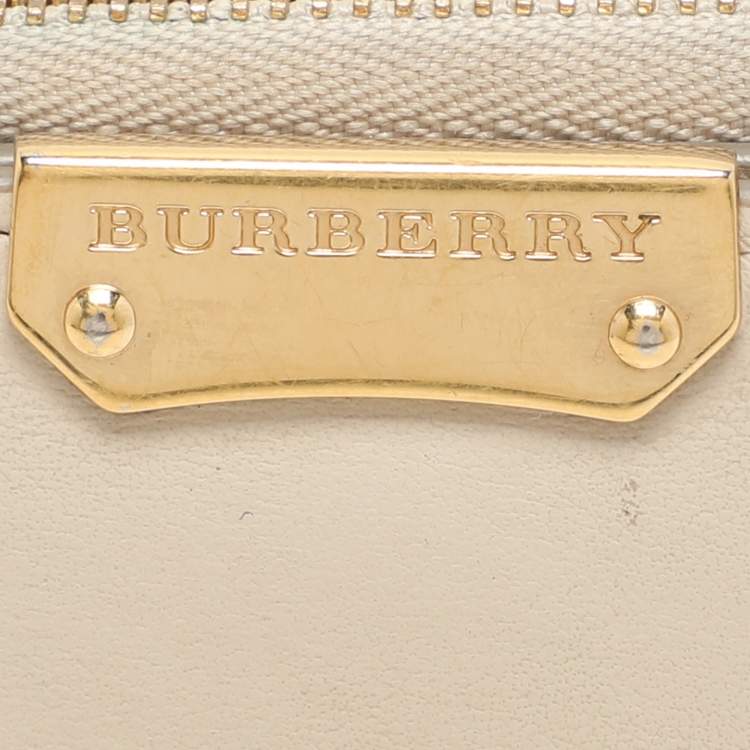 Pre Owned Burberry Cream Leather Zip Around Bifold Wallet