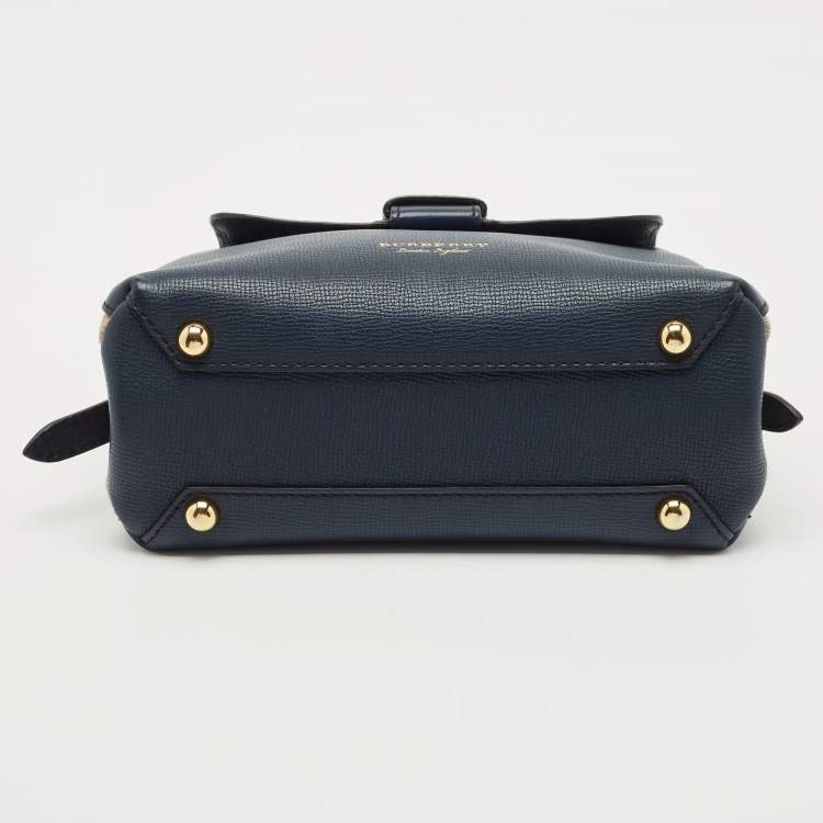 Pre Owned Burberry Navy Blue/Beige Leather and House Check Fabric Small Camberley Top Handle Bag
