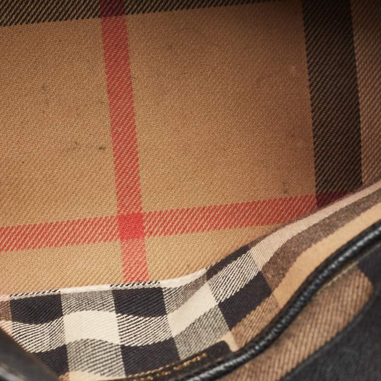 مملوكة مسبقًا Burberry Black Leather Small Buckle Tote
