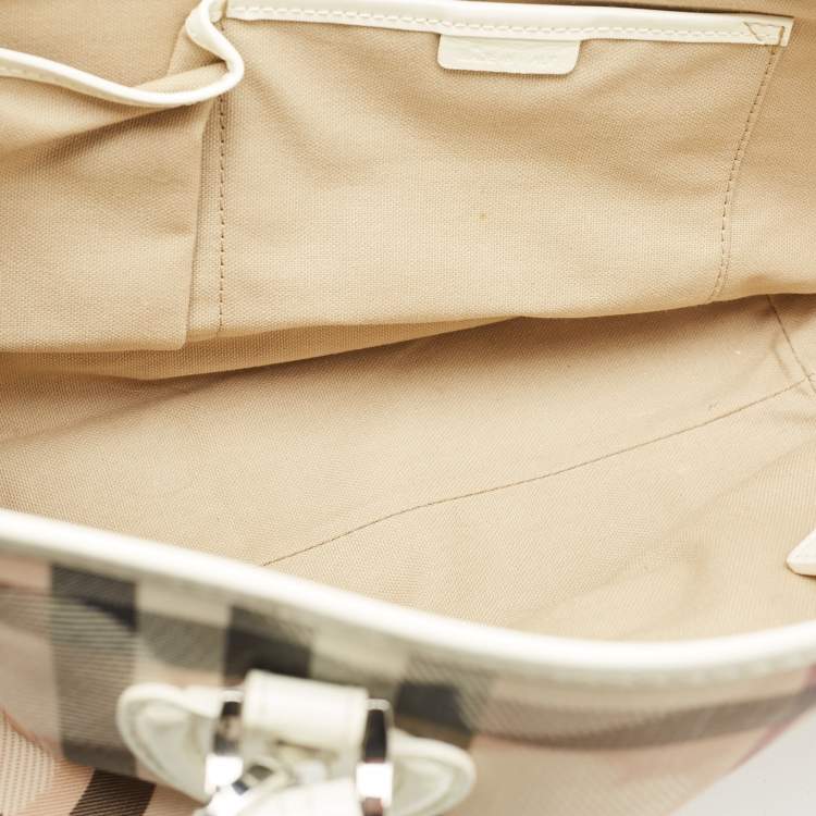 Pre Owned Burberry White/Beige House Check PVC and Patent Leather Open Heart Tote