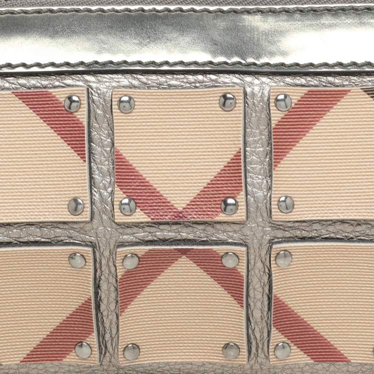 Pre Owned Burberry Metallic/Beige Nova Check PVC and Leather Zip Wristlet Clutch