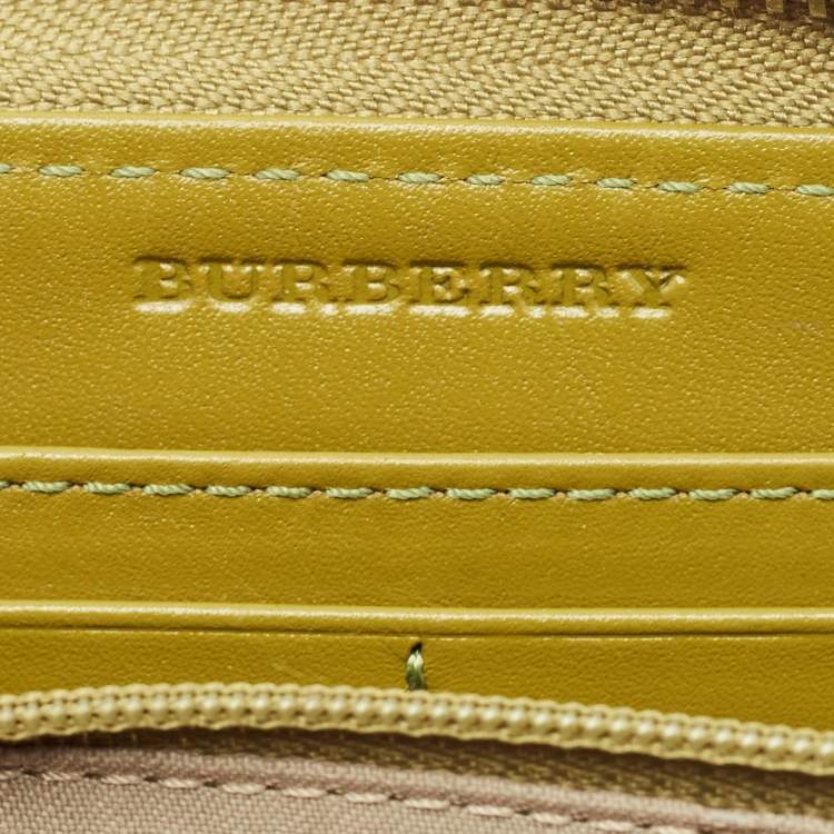 Pre Owned Burberry Olive Green/Beige Nova Check PVC and Patent Leather Zip Around Wallet