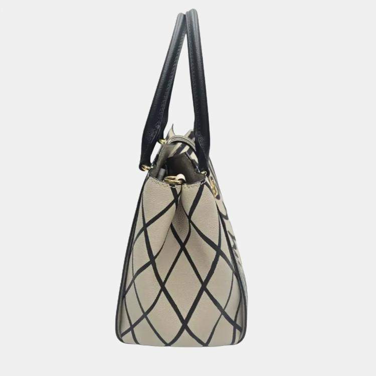 Pre Owned Burberry Buckle Medium Limestone Soft Grain Calfskin Leather Tote Bag