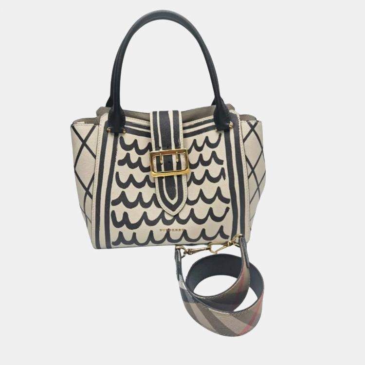 Pre Owned Burberry Buckle Medium Limestone Soft Grain Calfskin Leather Tote Bag