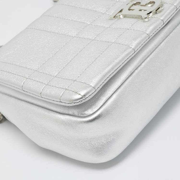 Pre Owned Burberry Silver Quilted Leather Small Lola Shoulder Bag