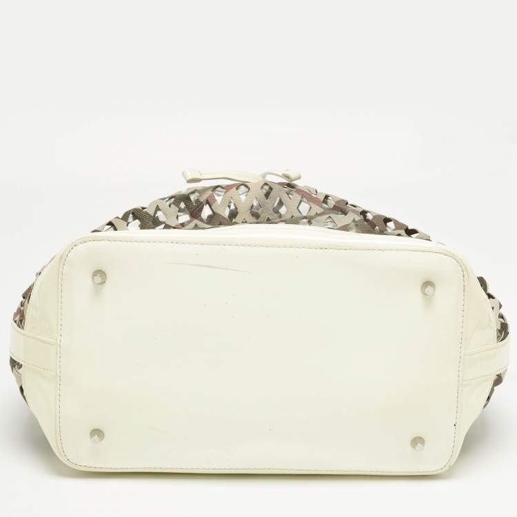 Pre Owned Burberry White/Beige Nova Check Laser Cut PVC and Patent Leather Drawstring Hobo