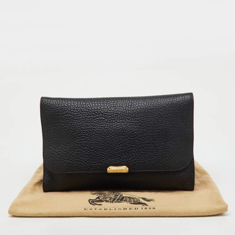 Pre Owned Burberry Black Leather Mildenhall Oversized Flap Clutch