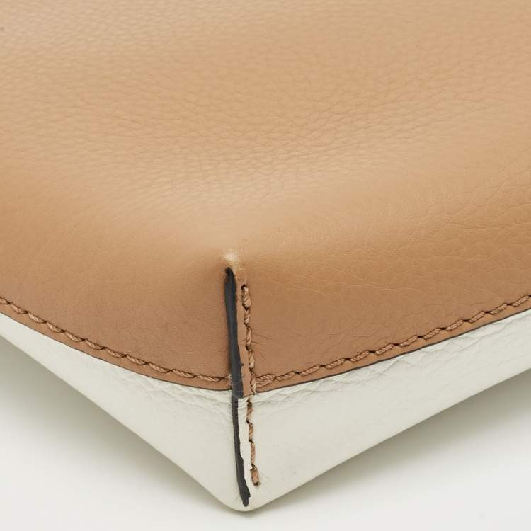 Pre Owned حقيبة كلتش بربري جلد بني/ أبيض م توسط الحجم