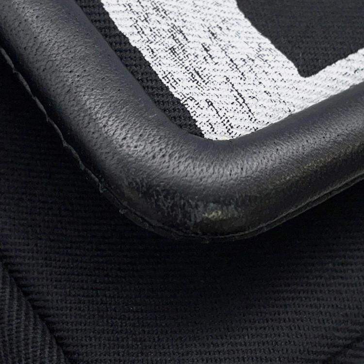 مملوكة مسبقًا Burberry Roller Chain shoulder Black/White Canvas Leather