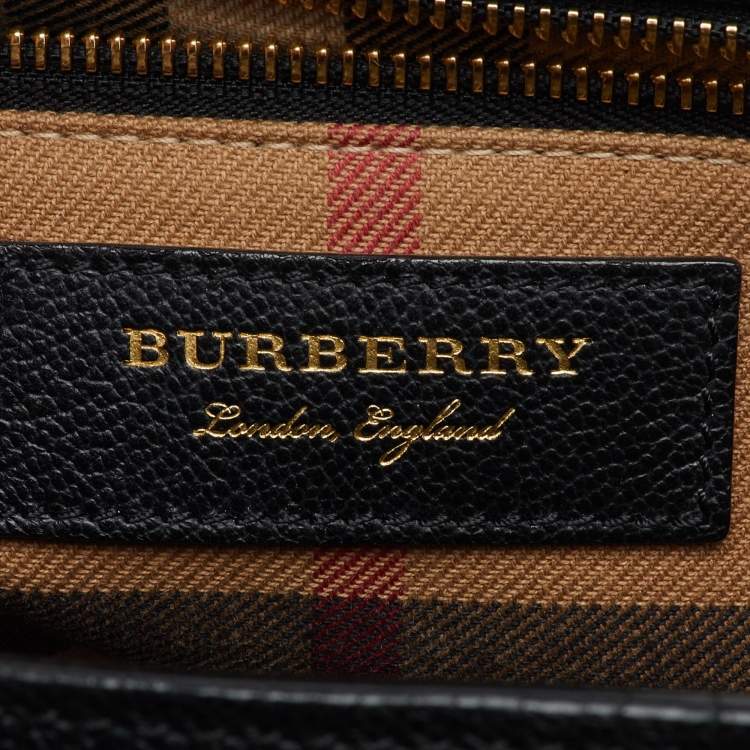 Pre Owned Burberry Black Grained Leather Medium Buckle Tote