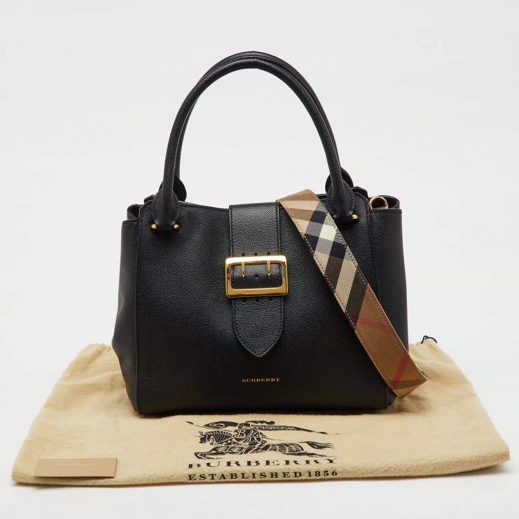 Pre Owned Burberry Black Grained Leather Medium Buckle Tote