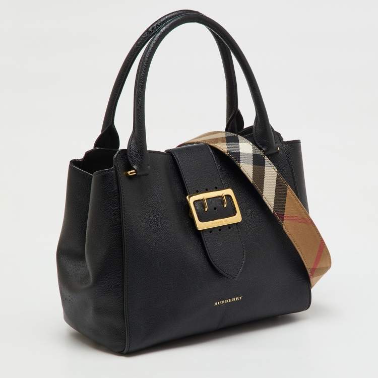 Pre Owned Burberry Black Grained Leather Medium Buckle Tote