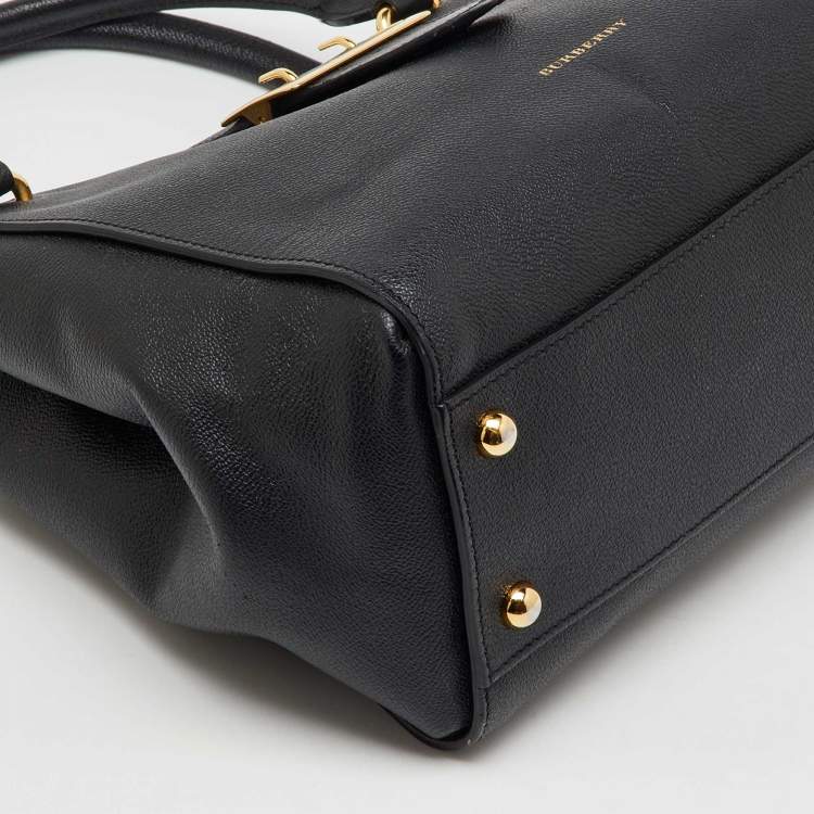 Pre Owned Burberry Black Grained Leather Medium Buckle Tote