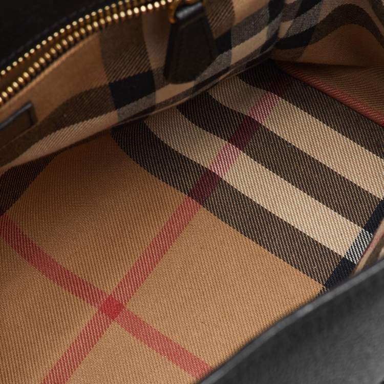 Pre Owned Burberry Black Grained Leather Medium Buckle Tote