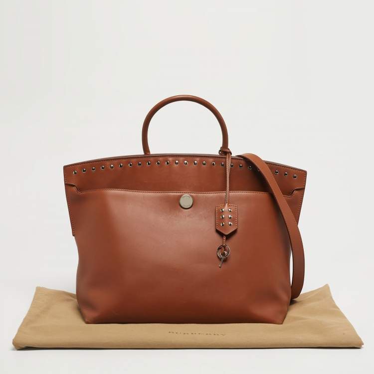 Pre Owned حقيبة بربري مجتمع بمقبض علوي جلد بني مع مسامير