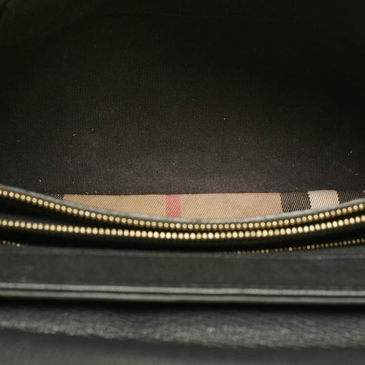 مملوكة مسبقًا حقيبة بربري كامبرلي متوسطة بمقبض علوي جلد أسود ونسيج بشيك منزلي