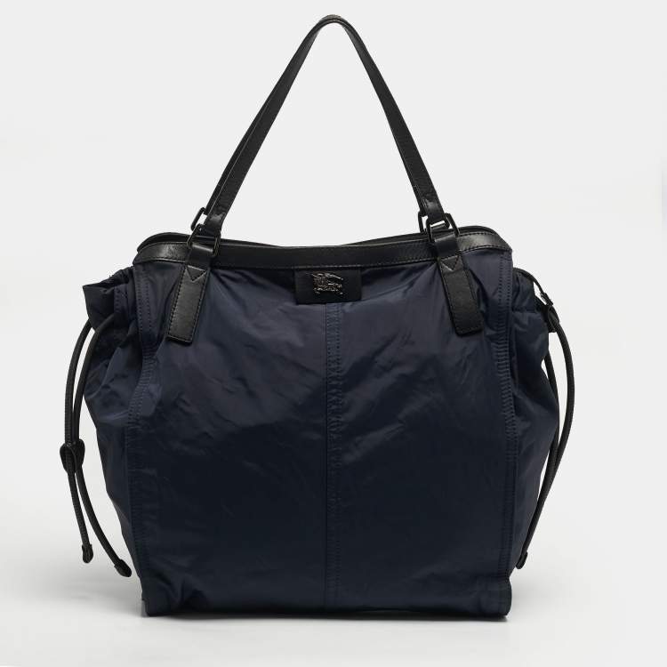 مملوكة مسبقًا Burberry Buckleigh Navy Blue/Black Leather and Nylon Tote