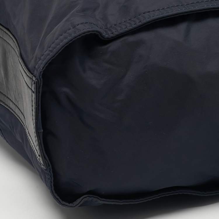 مملوكة مسبقًا Burberry Buckleigh Navy Blue/Black Leather and Nylon Tote