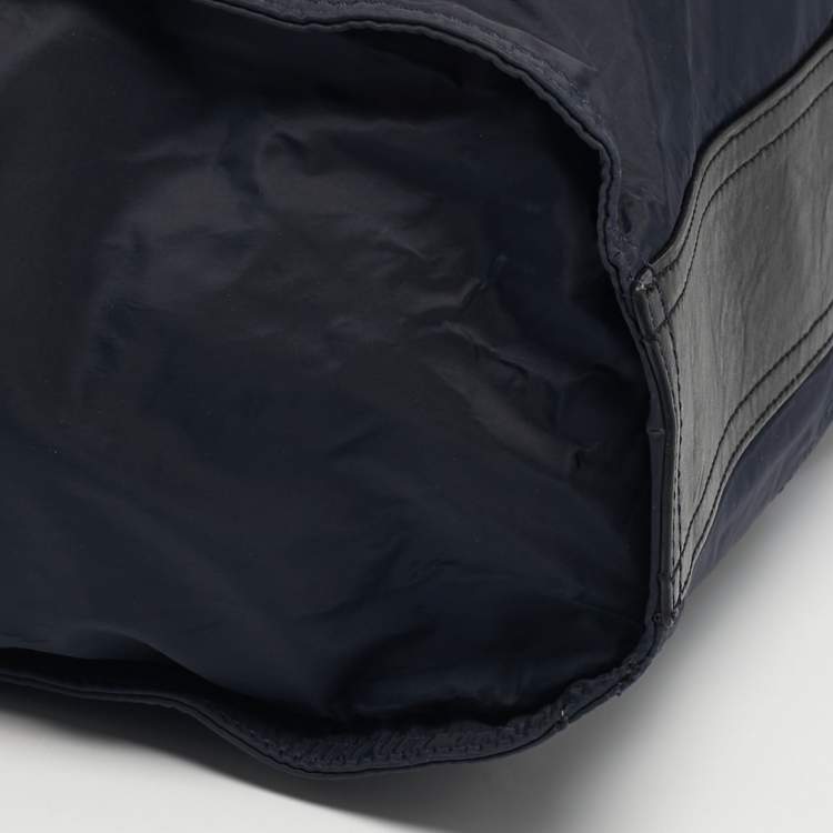 مملوكة مسبقًا Burberry Buckleigh Navy Blue/Black Leather and Nylon Tote