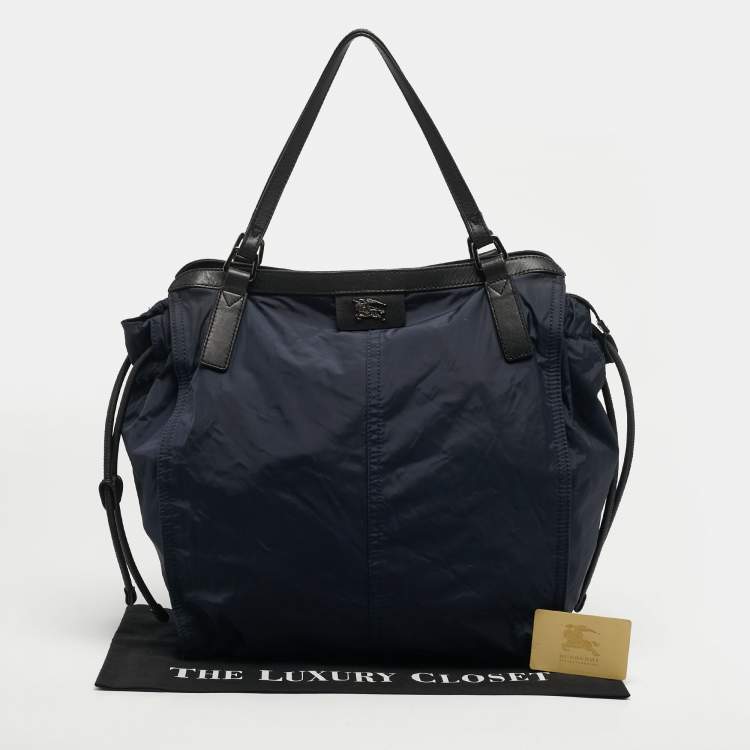 مملوكة مسبقًا Burberry Buckleigh Navy Blue/Black Leather and Nylon Tote