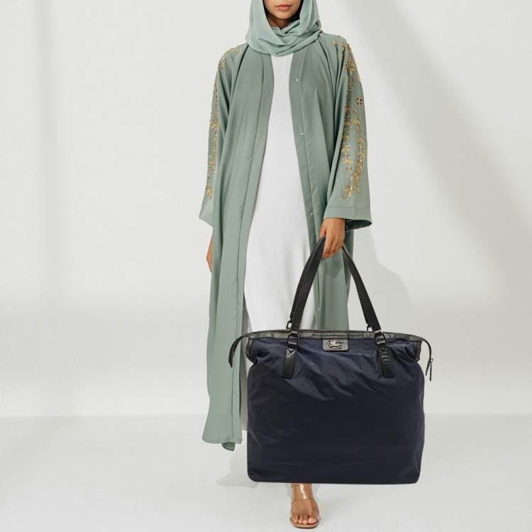 Pre Owned Burberry Buckleigh Navy Blue/Black Leather and Nylon Tote