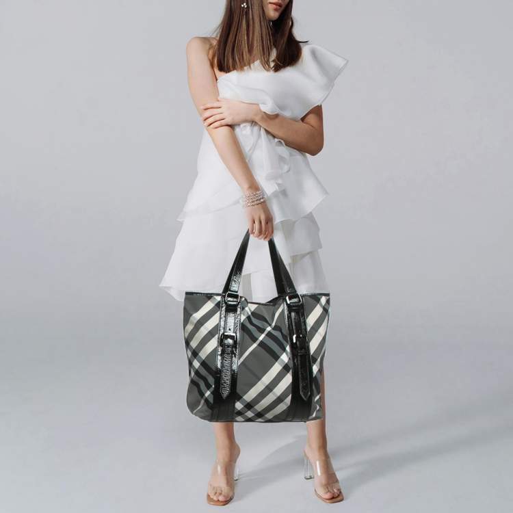 Pre Owned Burberry Victoria Black Beat Check Nylon Tote