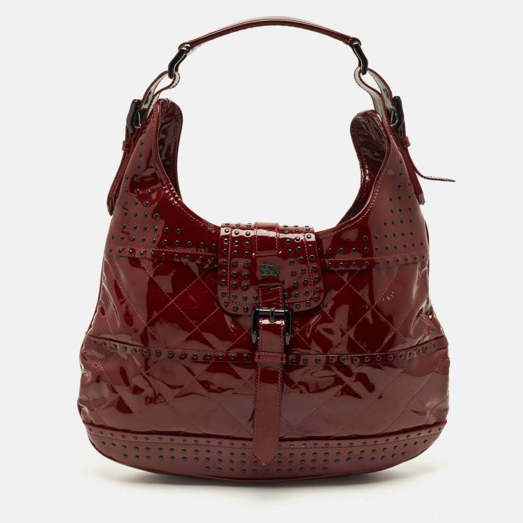 مملوكة مسبقًا Burberry Brooke Red Quilted Studded Patent Leather Hobo