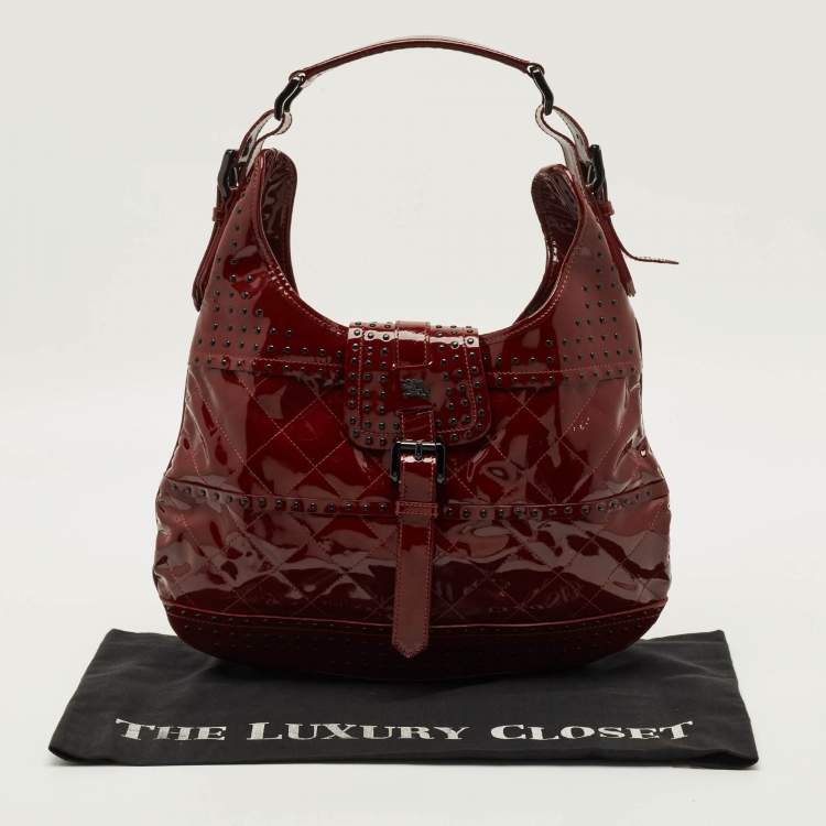 مملوكة مسبقًا Burberry Brooke Red Quilted Studded Patent Leather Hobo