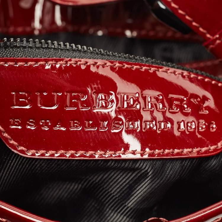 مملوكة مسبقًا Burberry Brooke Red Quilted Studded Patent Leather Hobo