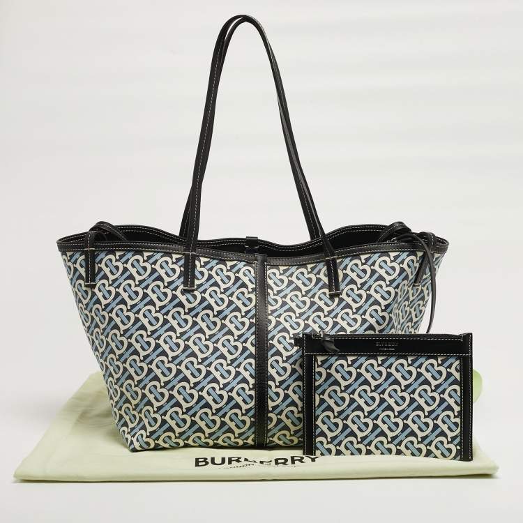 Pre Owned حقيبة شاطئ بربري قماش مغطى بنقشة TB أزرق/أسود