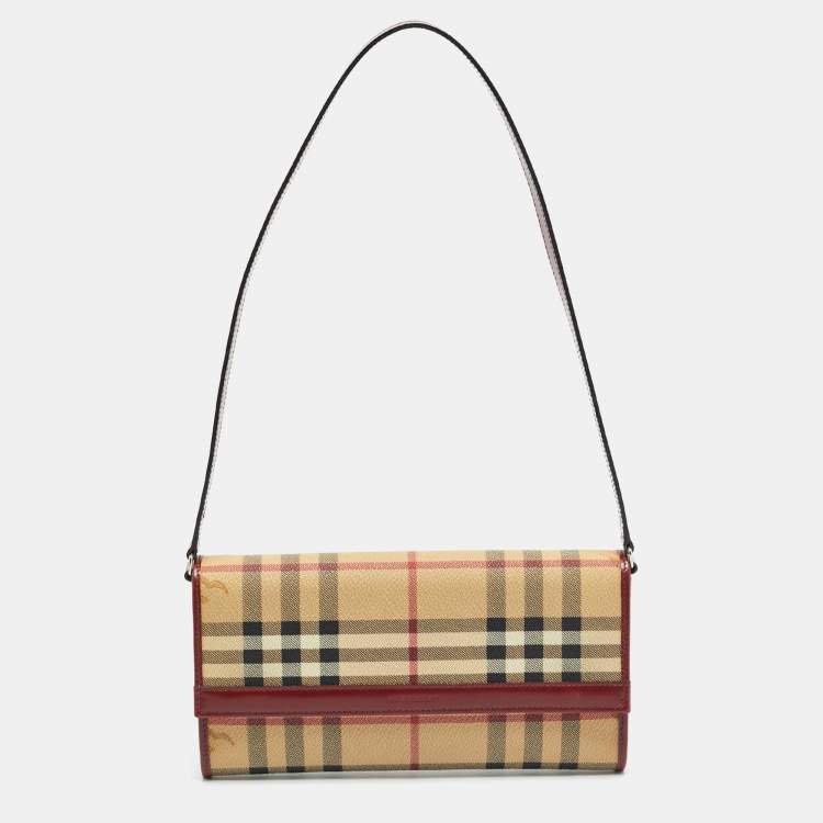 مملوكة مسبقًا Burberry Red/Beige Haymarket Coated Canvas and Leather Clutch Bag