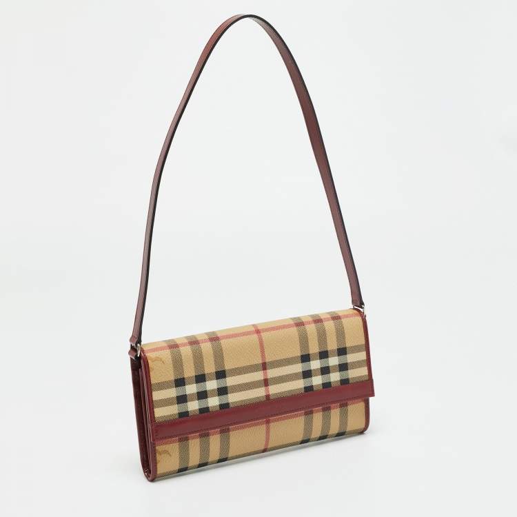 مملوكة مسبقًا Burberry Red/Beige Haymarket Coated Canvas and Leather Clutch Bag