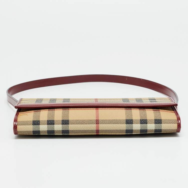 مملوكة مسبقًا Burberry Red/Beige Haymarket Coated Canvas and Leather Clutch Bag
