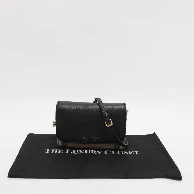 مملوكة مسبقًا Burberry Hampshire Beige/Black Housecheck Canvas and Leather Shoulder Bag