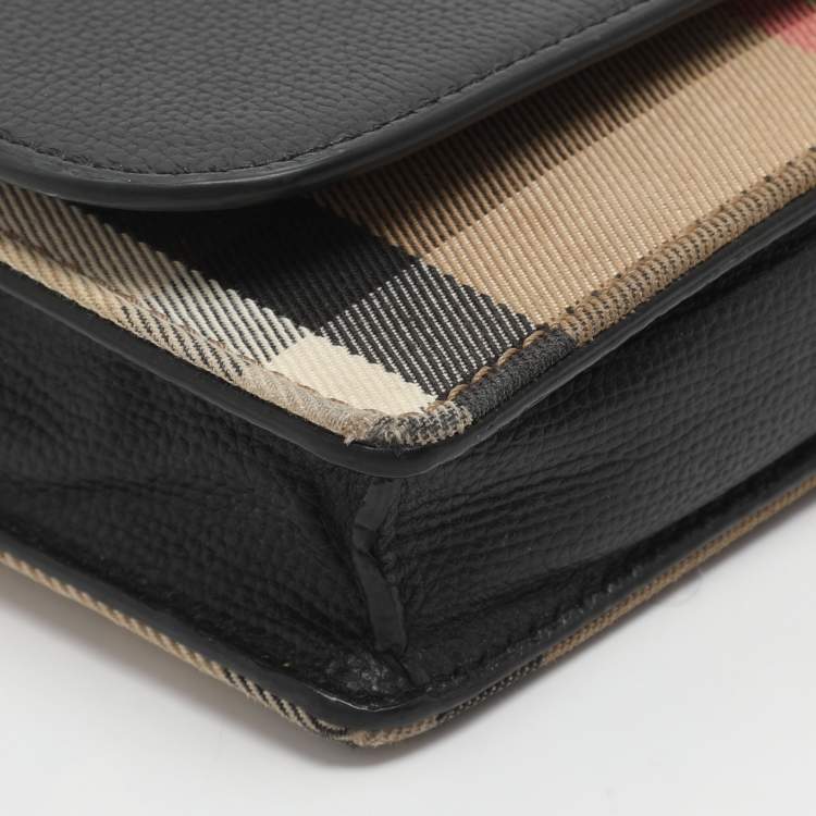 مملوكة مسبقًا Burberry Hampshire Beige/Black Housecheck Canvas and Leather Shoulder Bag